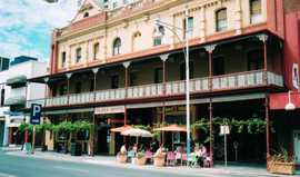 Plaza Hotel - Accommodation Gold Coast 0