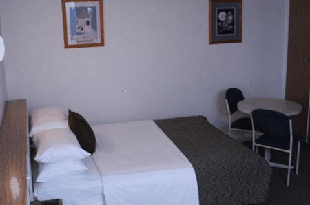 Burkes Hotel Motel - Accommodation Gold Coast 1