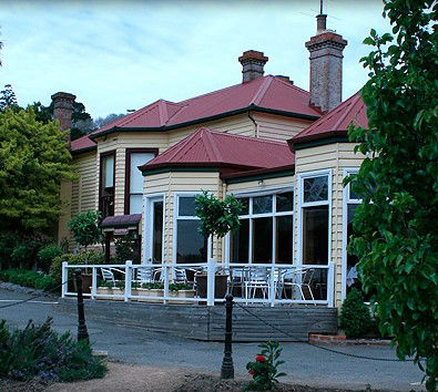 Central Springs Inn - Accommodation Gold Coast 0