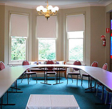 Central Springs Inn - Accommodation Gold Coast 1