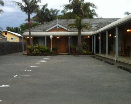 Best Western Coastal Waters Motor Inn - Accommodation Gold Coast 1