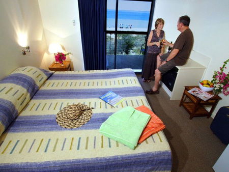 Monkey Mia Dolphin Resort - Gold Coast 4U 3