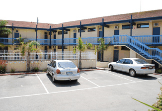 Lakes Central Hotel - Accommodation Gold Coast 0