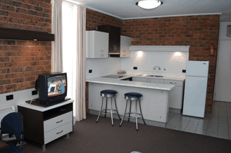 Lakes Central Hotel - Accommodation Gold Coast 2