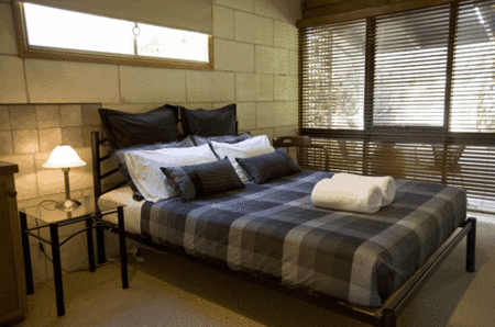 Port O Call Motel - Accommodation Gold Coast 1