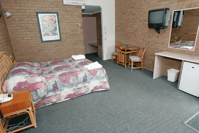 The Tropicana Motor Inn - Accommodation Gold Coast 1