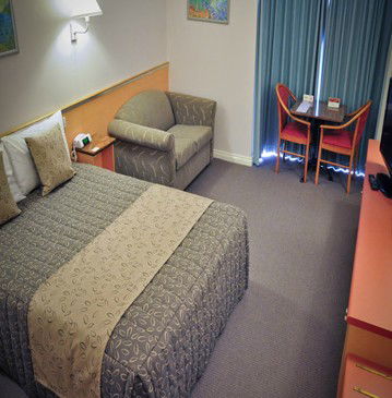 The Waverley International Hotel - Accommodation Gold Coast 1