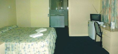 Plaza Hotel - Accommodation Gold Coast 1