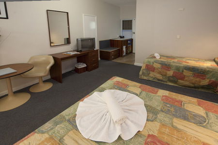 Amity Motor Inn - Accommodation Gold Coast 2