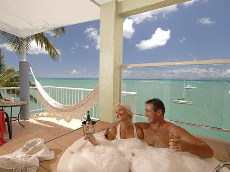 Coral Sea Resort - Accommodation Gold Coast 1