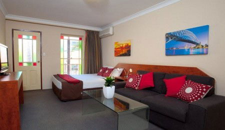 Central Railway Hotel - Accommodation Gold Coast 0