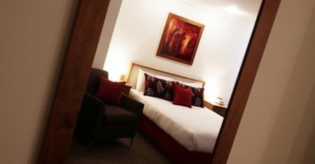 Townhouse Hotel - Accommodation Gold Coast 1