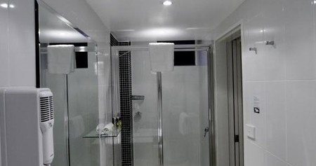 Townhouse Hotel - Accommodation Gold Coast 3