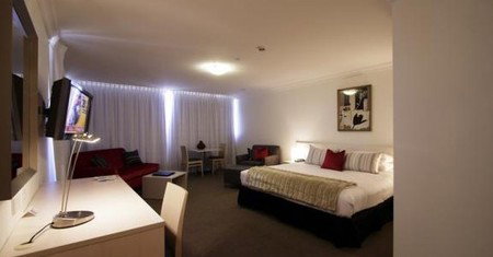 Townhouse Hotel - Accommodation Gold Coast 4