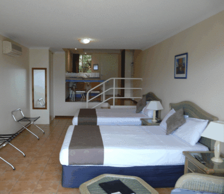 Sunlit Waters Studio Apartments - Accommodation Gold Coast 5