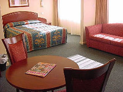 Embassy Motel - Accommodation Gold Coast 0