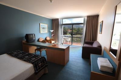 Absolute Beachfront Opal Cove Resort - Accommodation Gold Coast 2