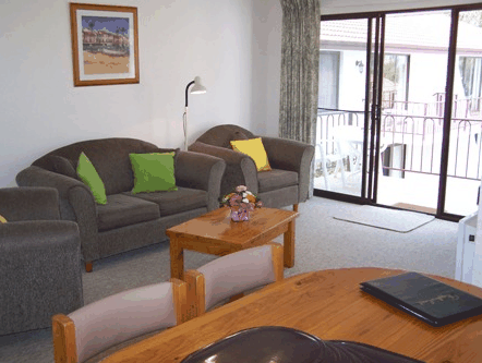 Peninsular Apartments - Accommodation Gold Coast 2