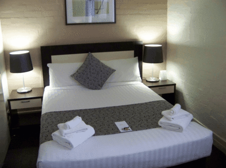 Aarons Hotel - Accommodation Gold Coast 1