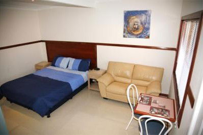 Across Country Motor Inn - Accommodation Gold Coast 1