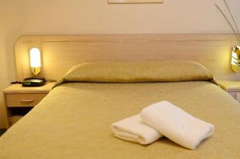 Motel 10 Motor Inn - Accommodation Gold Coast 3