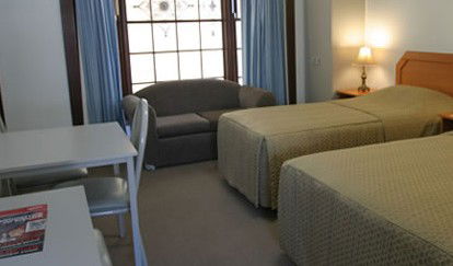 Colonial Lodge Motor Inn - Accommodation Gold Coast 1