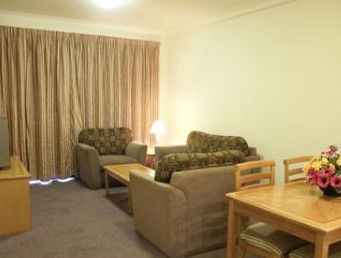 Maclin Lodge Motel - Accommodation Gold Coast 2