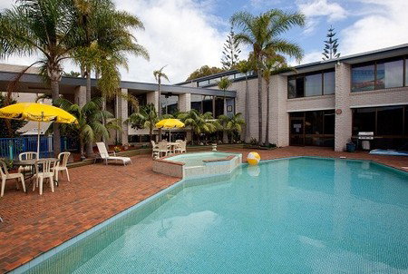 Palm Court Motor Inn - Accommodation Gold Coast 2