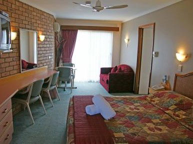 Sapphire Waters Motor Inn - Accommodation Gold Coast 4