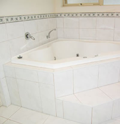 Sanctuary House Resort Motel - Accommodation Gold Coast 3