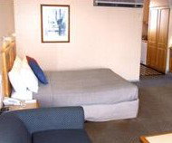 Young Federation Motor Inn - Accommodation Gold Coast 2