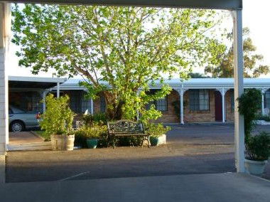Colonial Motor Lodge - Accommodation Gold Coast 2