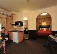 Highlander Motor Inn And Apartments - Accommodation Gold Coast