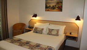 Colonial Village Motel - Accommodation Gold Coast 1