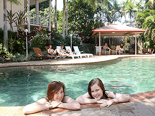 Cairns Reef Apartments And Motel - Accommodation Gold Coast 1