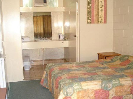 Hi Roller Motel - Accommodation Gold Coast 1