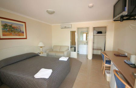 Chinchilla Palms Motor Inn - Accommodation Gold Coast 1