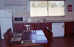 Emerald Explorers Inn - Gold Coast 4U 1