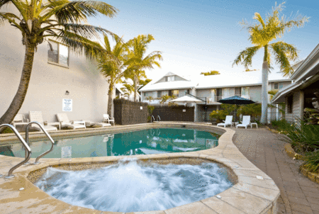 Pelican Beach Resort - Accommodation Gold Coast 4