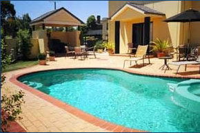 Hopkins House Motel & Apartments - Accommodation Gold Coast 0