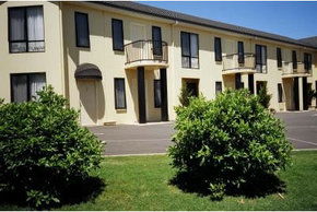 Hopkins House Motel & Apartments - Accommodation Gold Coast 2