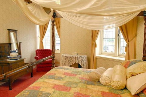 Mickey Bourkes Koroit Hotel - Accommodation Gold Coast 1