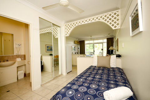 Reef Palms - Accommodation Gold Coast 3