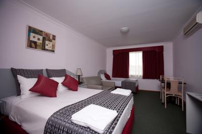 Hume Villa Motor Inn - Accommodation Gold Coast 2