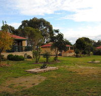 Lakes Entrance Country Cottages