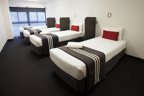 Y Hotel Hyde Park - Accommodation Gold Coast 3