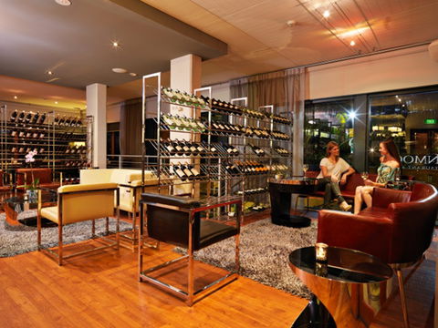 Sunmoon Boutique Resort - Accommodation Gold Coast 2