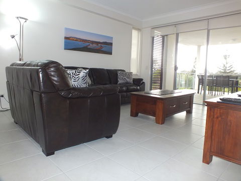 Pacific Marina Apartments - Accommodation Gold Coast 5