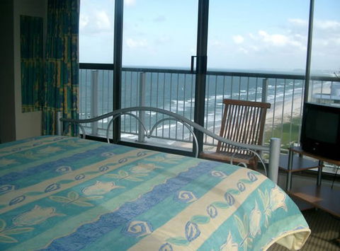 Golden Sands Holiday Apartments - Accommodation Gold Coast 0