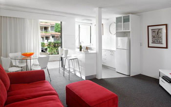 Hotel Laguna - Accommodation Gold Coast 5